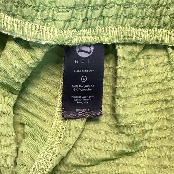 NWOT Noli Yoga Liquid Mesh High Waist Ivy Green Shorts Size Small - Picture 8 of 9